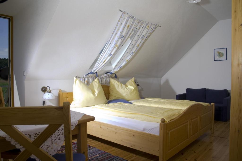 Fruehstueckspension Kleinschuster Burgau Bilik gambar